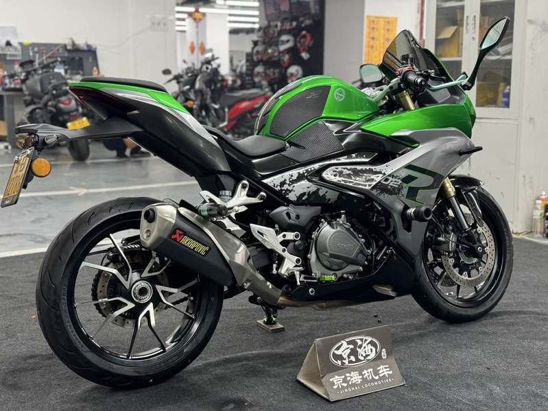 二手贝纳利龙卷风 Tornado 402R