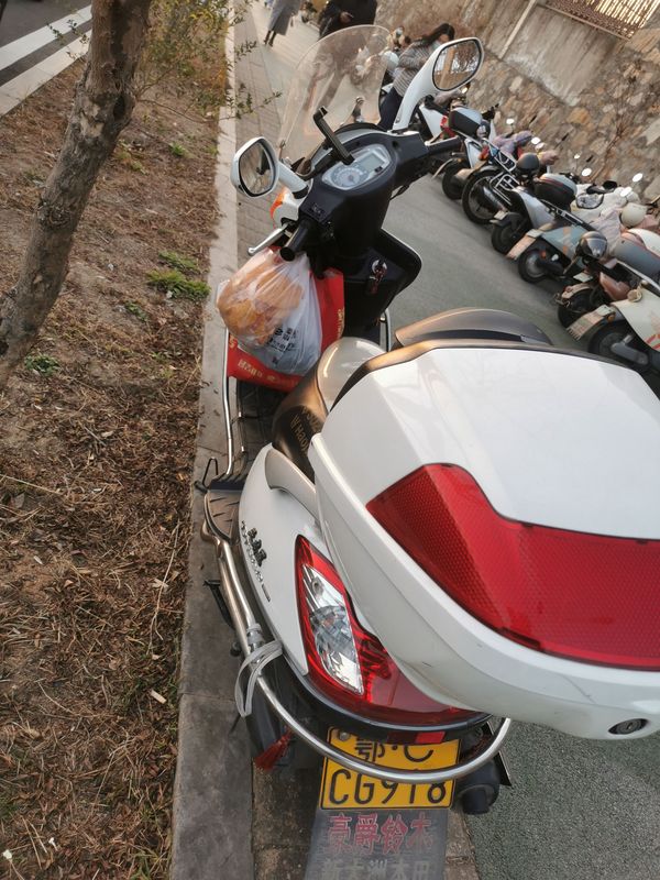 二手豪爵铃木天龙星UA125T-3