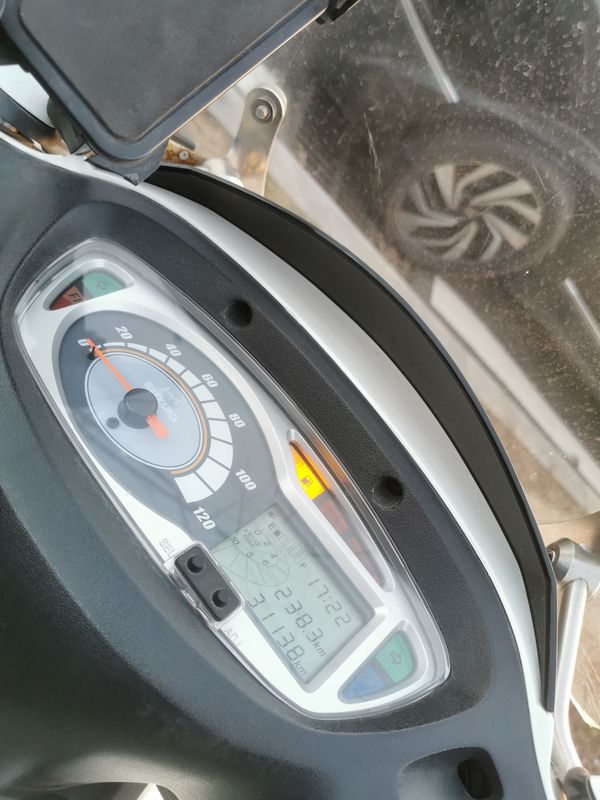 二手豪爵铃木天龙星UA125T-3