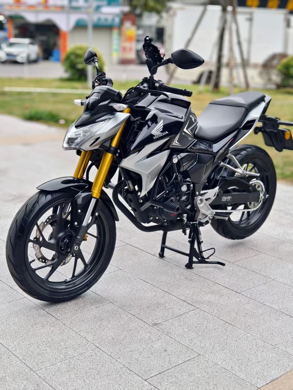 二手五羊本田CB190R 暴锋眼