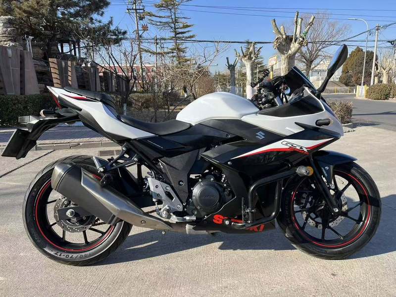 二手豪爵铃木GSX250R