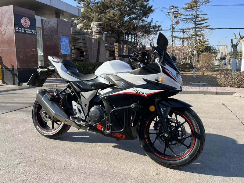 二手豪爵铃木GSX250R