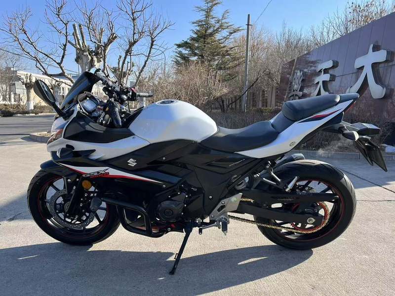 二手豪爵铃木GSX250R