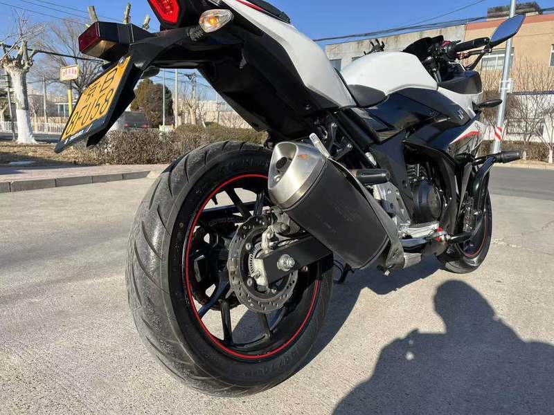 二手豪爵铃木GSX250R