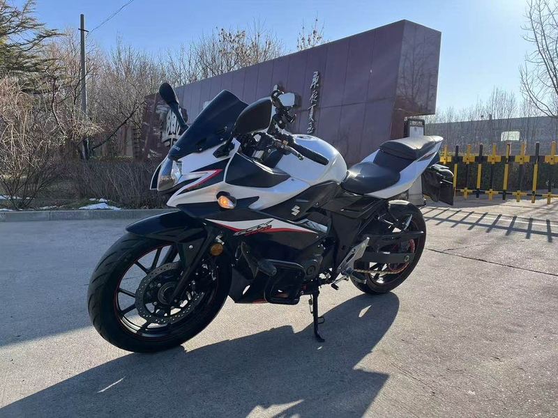 二手豪爵铃木GSX250R