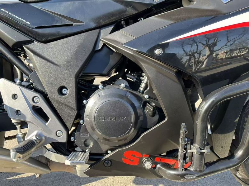 二手豪爵铃木GSX250R