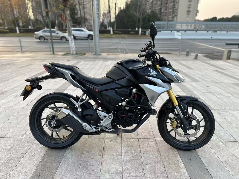 二手五羊本田CB190R 暴锋眼