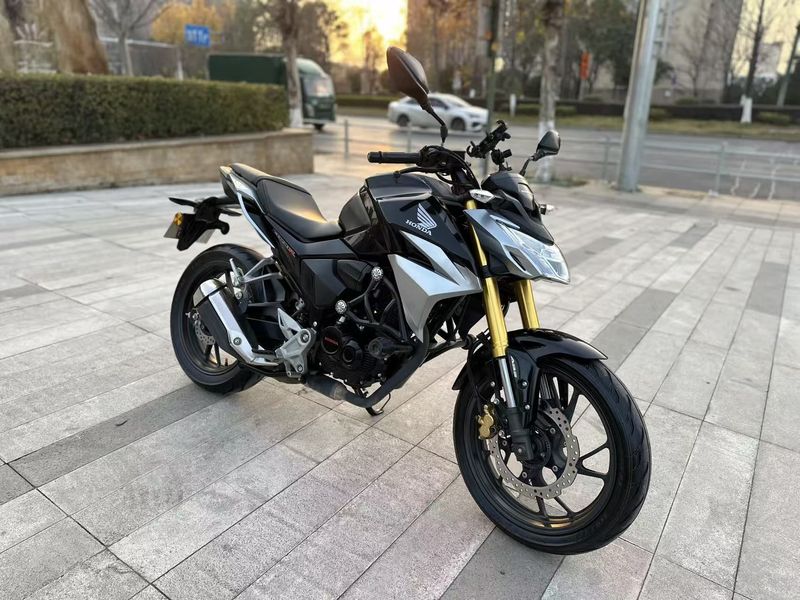 二手五羊本田CB190R 暴锋眼
