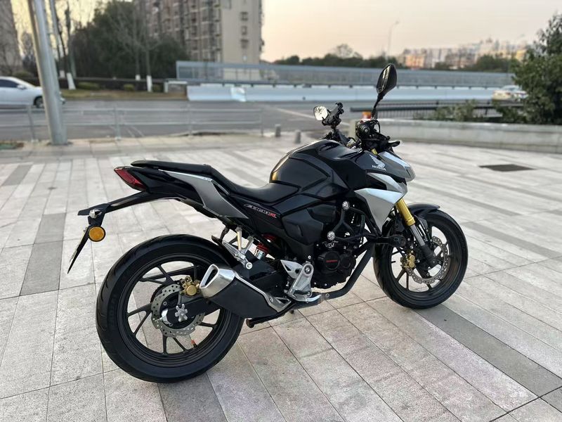 二手五羊本田CB190R 暴锋眼