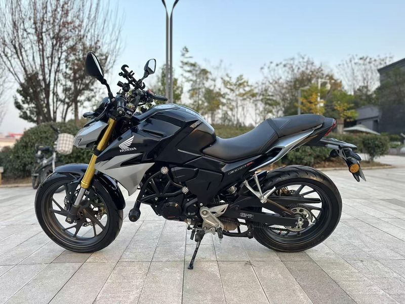 二手五羊本田CB190R 暴锋眼