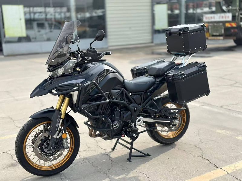 二手贝纳利TRK702