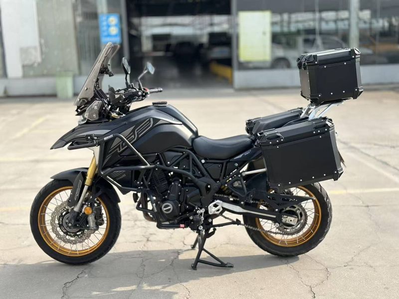 二手贝纳利TRK702