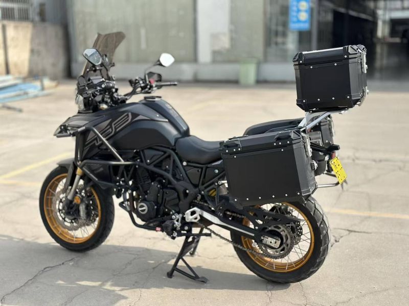 二手贝纳利TRK702