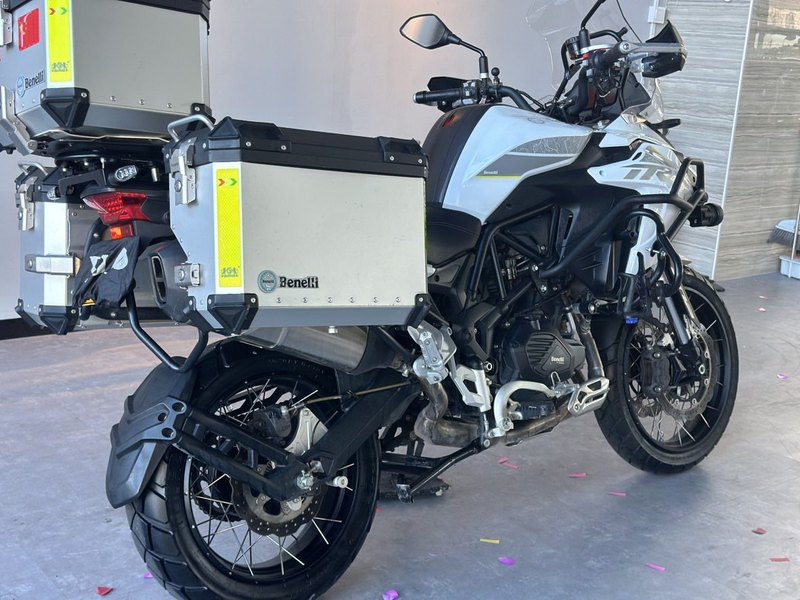 二手贝纳利金鹏 TRK502