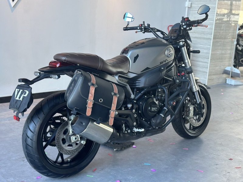 二手贝纳利幼狮 Leoncino 800