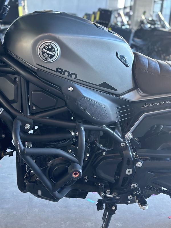 二手贝纳利幼狮 Leoncino 800