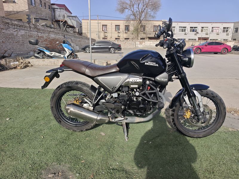 二手五羊本田鸷道 CB190SS