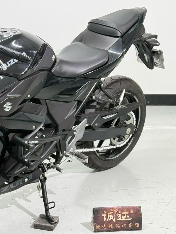 二手豪爵铃木GSX250R