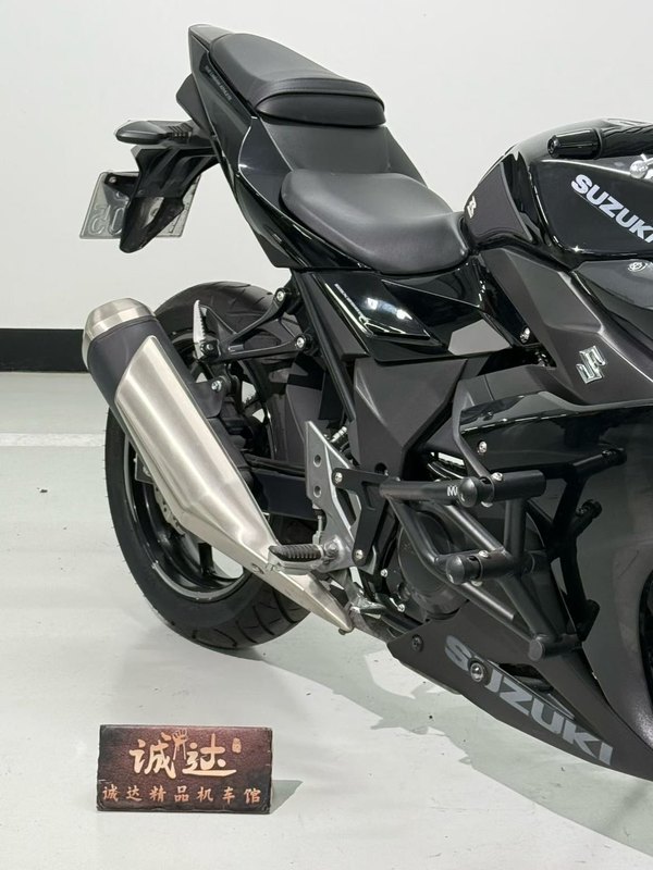 二手豪爵铃木GSX250R