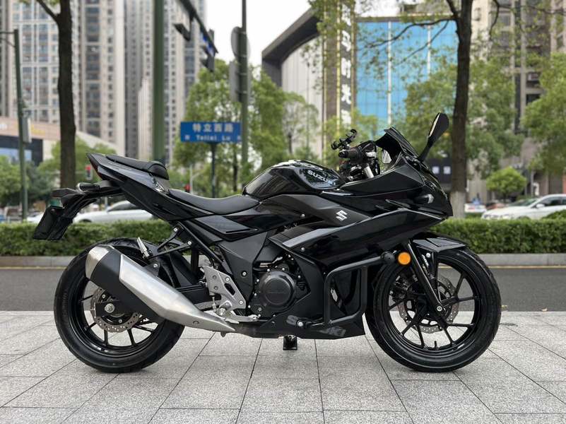 二手豪爵铃木GSX250R