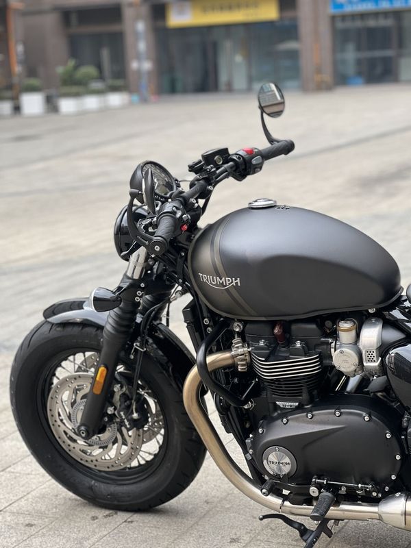 二手凯旋Bonneville Bobber