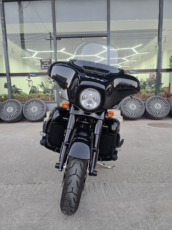 二手哈雷戴维森大道滑翔 Street Glide