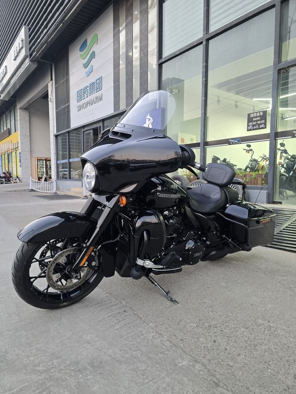 二手哈雷戴维森大道滑翔 Street Glide