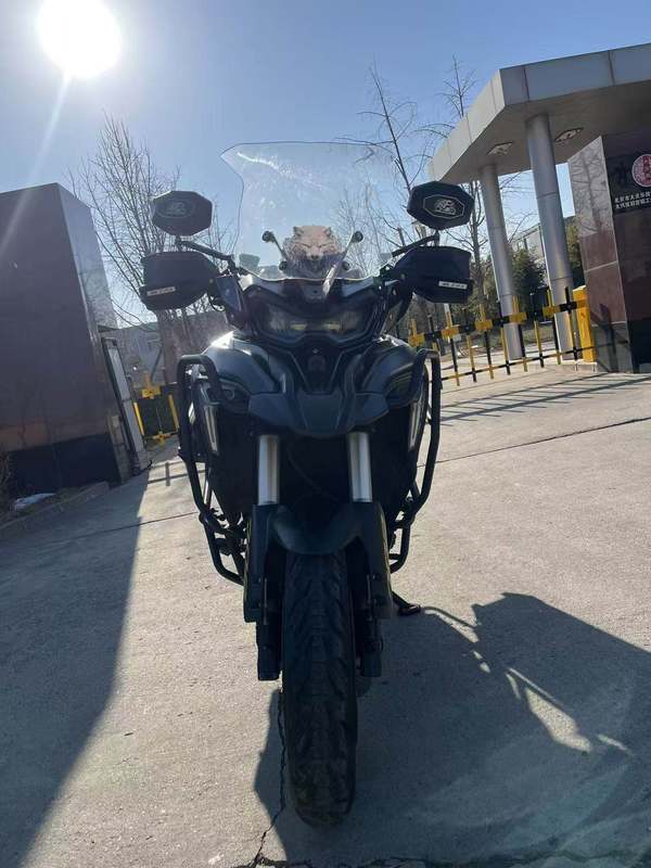 二手贝纳利TRK702