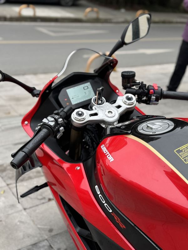 二手QJMOTOR赛800
