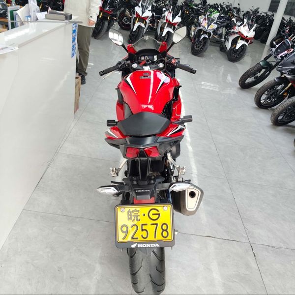 二手本田CBR400R