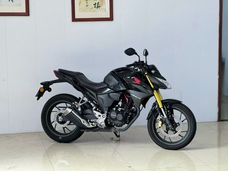 二手五羊本田CB190R 暴锋眼