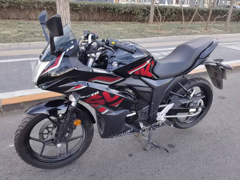 二手济南铃木极客飒 Gixxer 155