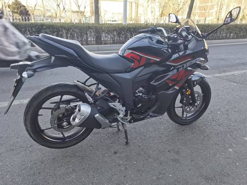 二手济南铃木极客飒 Gixxer 155