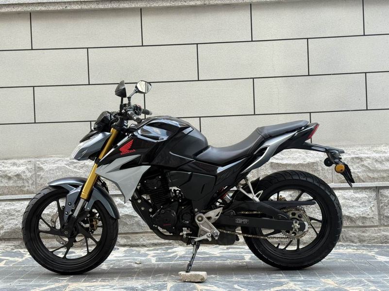 二手五羊本田CB190R 暴锋眼