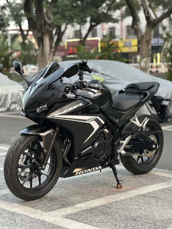 二手本田CBR400R
