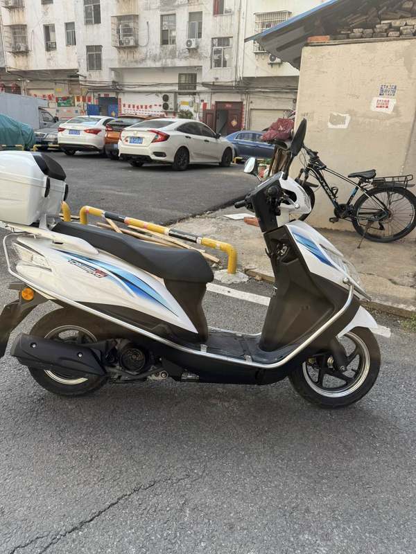 二手五羊本田Cruising 御鲨125