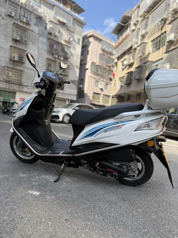 二手五羊本田Cruising 御鲨125