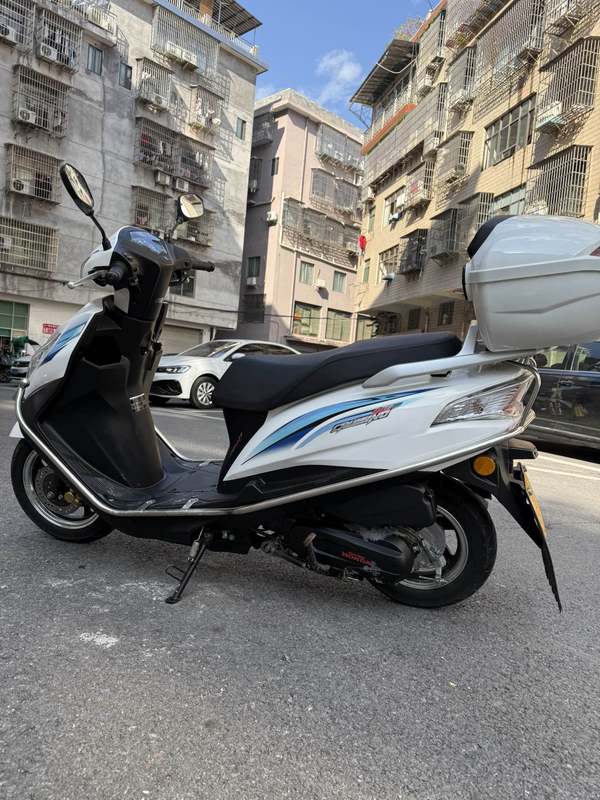 二手五羊本田Cruising 御鲨125