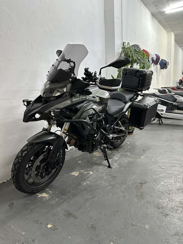 二手贝纳利金鹏 TRK502