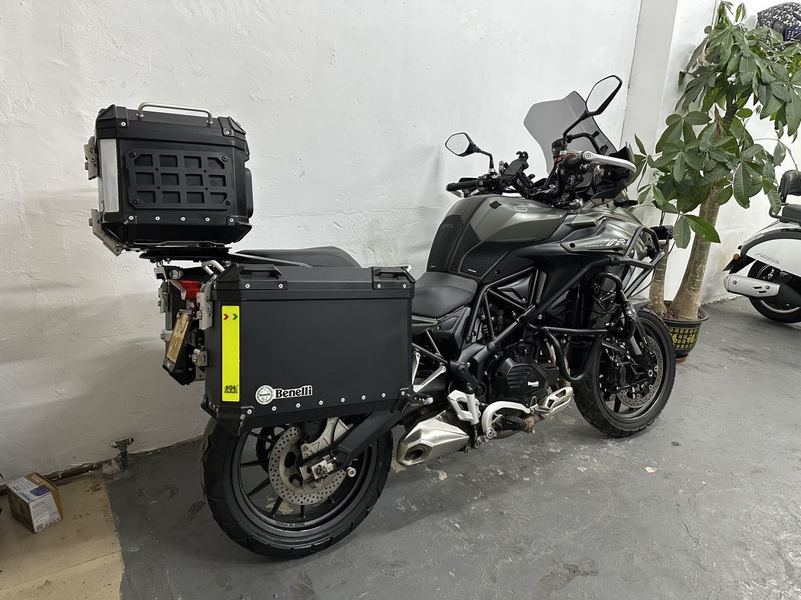 二手贝纳利金鹏 TRK502