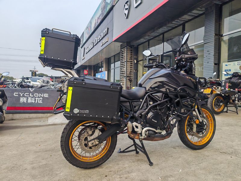 二手贝纳利TRK702