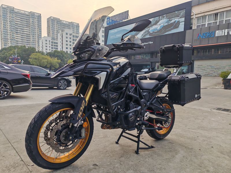 二手贝纳利TRK702