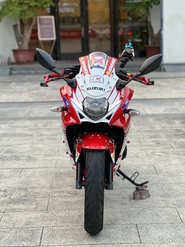 二手豪爵铃木GSX250R