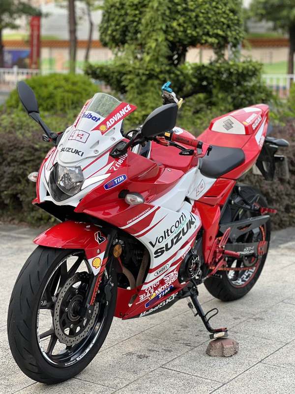 二手豪爵铃木GSX250R