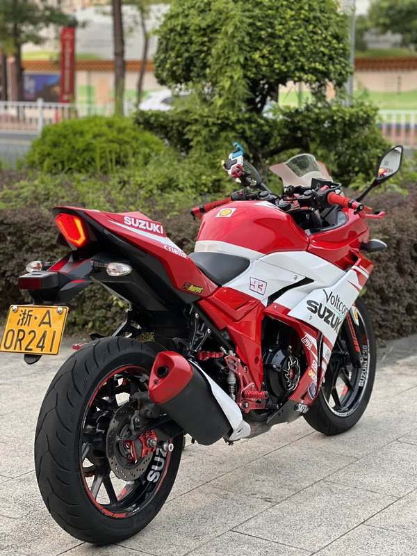 二手豪爵铃木GSX250R
