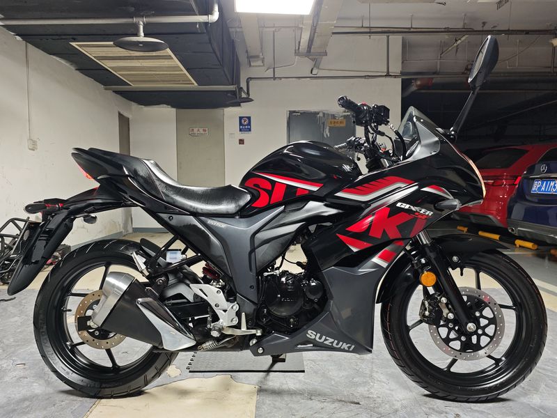 二手济南铃木极客飒 Gixxer 155