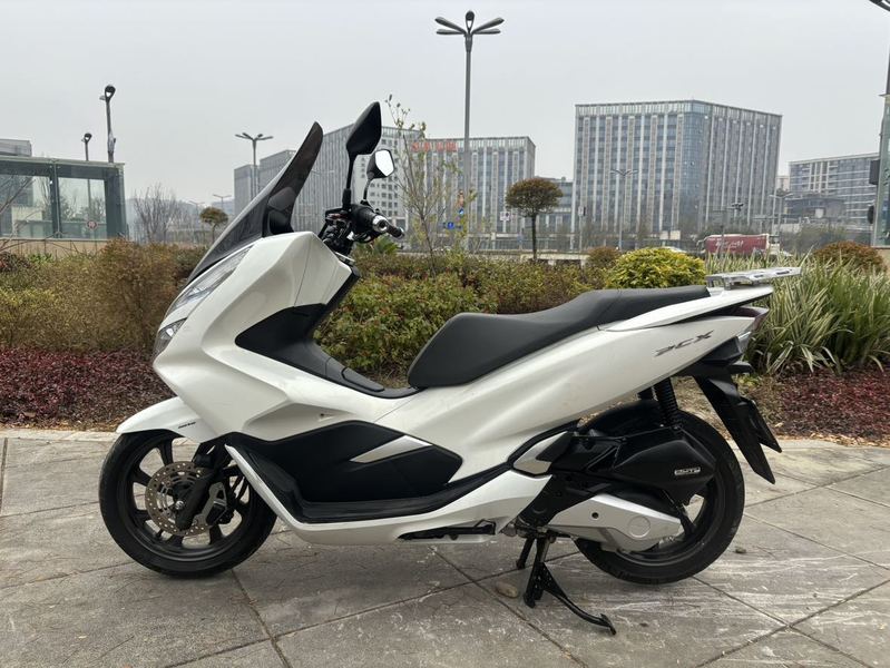 二手五羊本田PCX