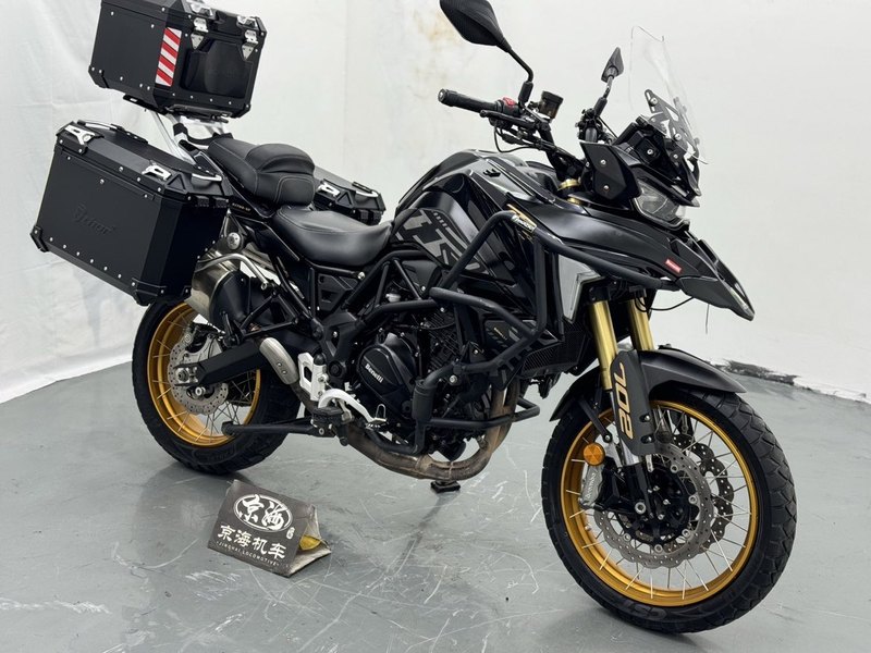 二手贝纳利TRK702