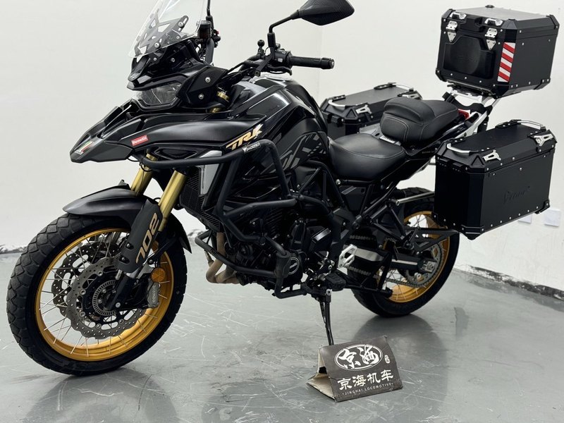 二手贝纳利TRK702