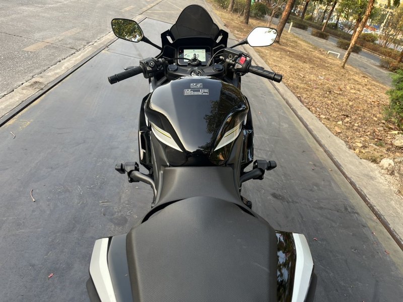 二手本田CBR400R